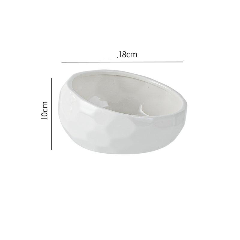Ergonomic elevated pet food bowl.