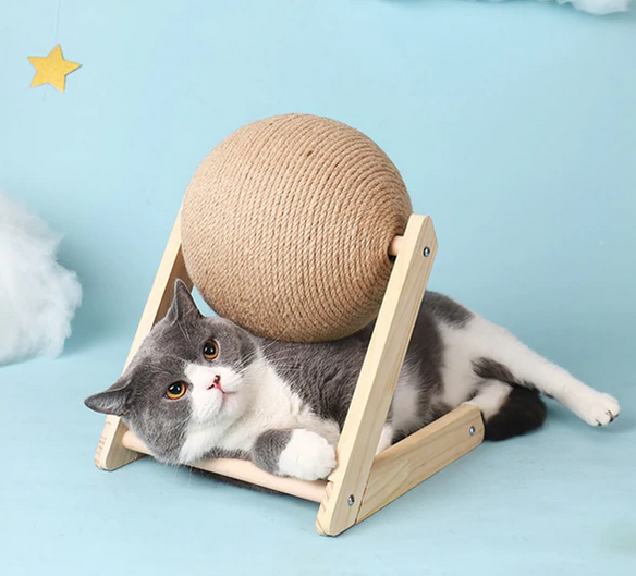 Cat scratching ball made of sisal.