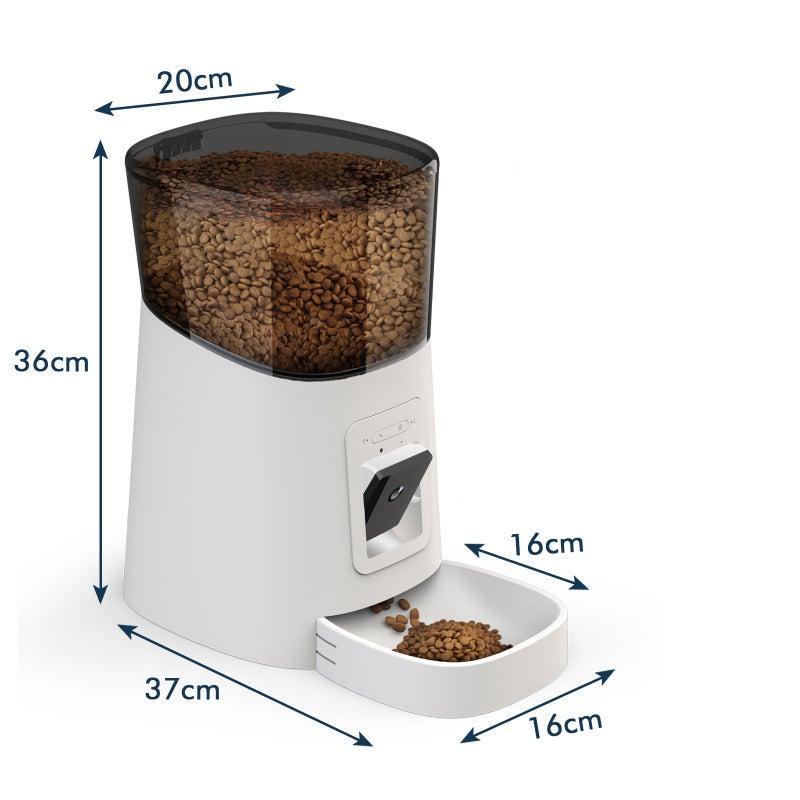 Automatic feeding station.